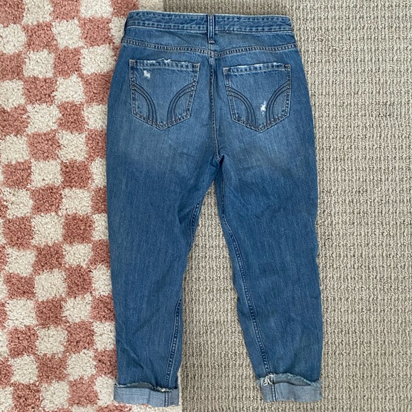 Hollister Distressed Cuffed Mom Style Denim Jeans - Picture 2 of 5